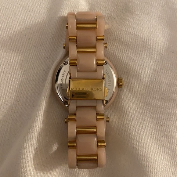 Michael Kors Watch - Picture 3 of 3